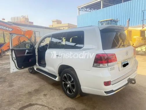 Toyota Land Cruiser 2021 White Used for Sale - 5