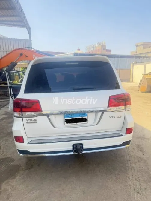Toyota Land Cruiser 2021 White Used for Sale - 10