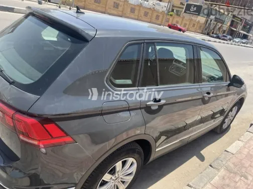 Volkswagen Tiguan 2022 Gray Used for Sale - 2