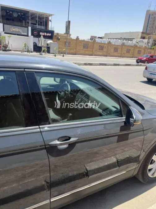 Volkswagen Tiguan 2022 Gray Used for Sale - 4