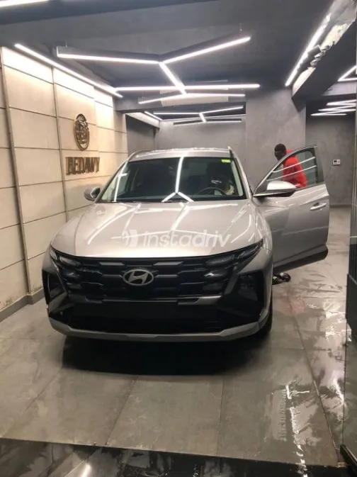 Hyundai Tucson 2026 Silver Used for Sale - 1