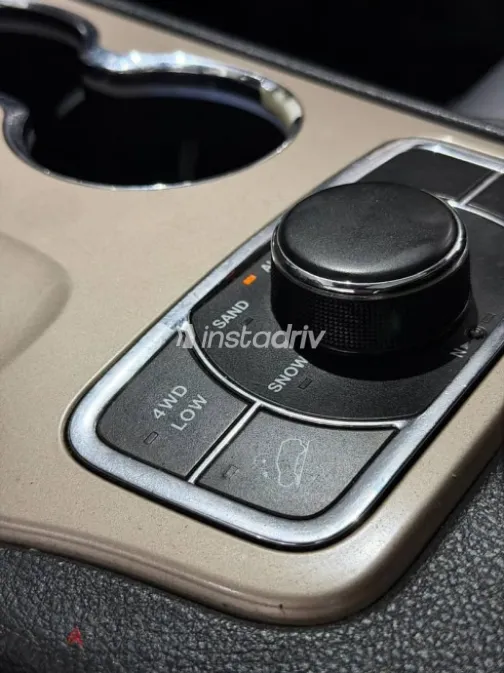 Jeep Grand Cherokee 2017 Silver Used for Sale - 4