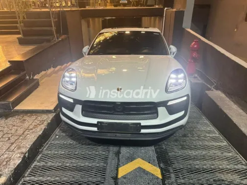 Porsche Macan 2023 White Used for Sale - 1