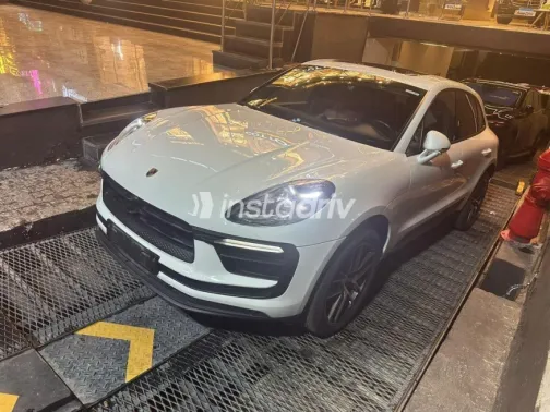 Porsche Macan 2023 White Used for Sale - 3
