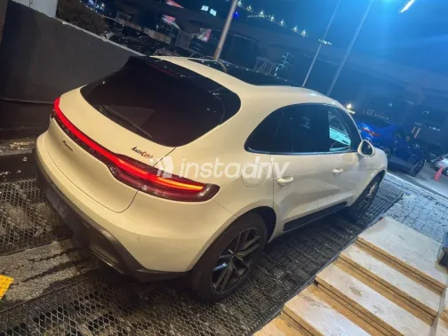 Porsche Macan 2023 White Used for Sale - 4