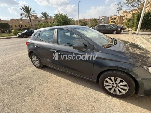سيات ابيزا 2021 أبيض مستعملة للبيع - 4