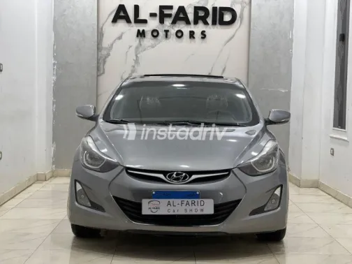 هيونداي إلنترا 2015 فضي مستعملة للبيع - 1