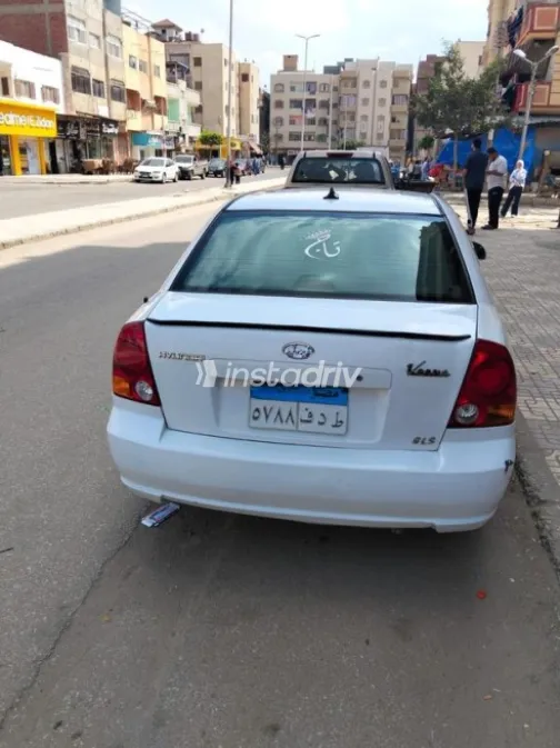 Hyundai Verna 2012 White Used for Sale - 2