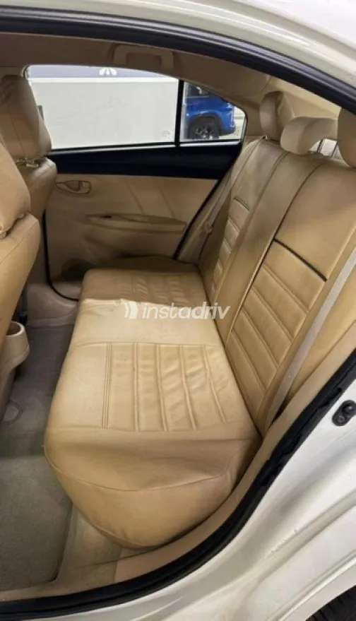 Toyota Yaris 2017 White Used for Sale - 2