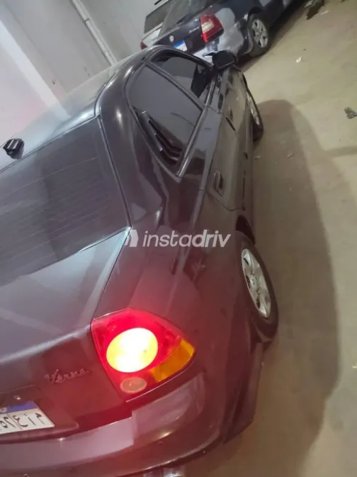 هيونداي فيرنا 2009 أسود مستعملة للبيع - 3