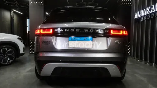Land Rover Velar 2023 Gray Used for Sale - 6