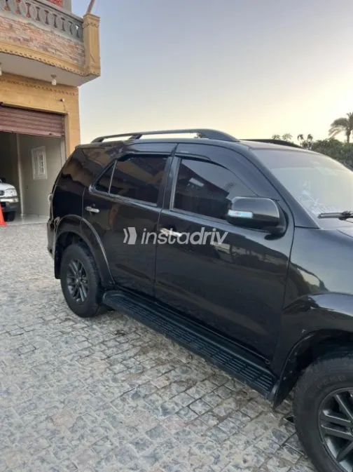 Toyota Fortuner 2017 White Used for Sale - 2