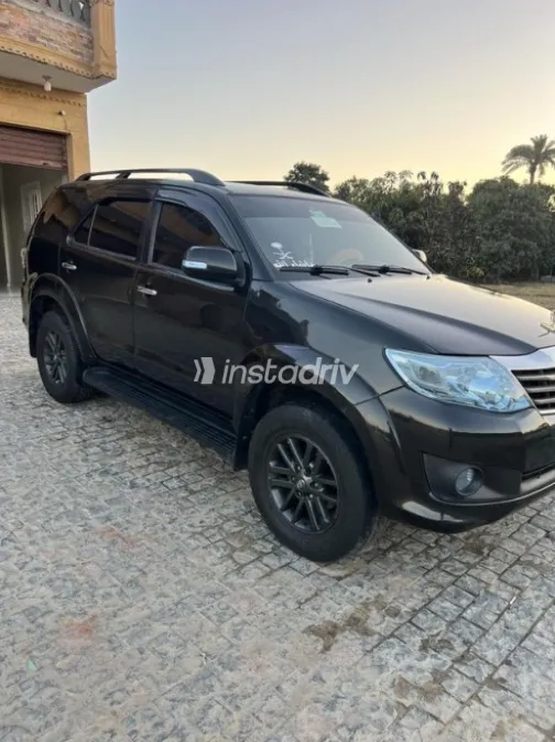 Toyota Fortuner 2017 White Used for Sale - 3