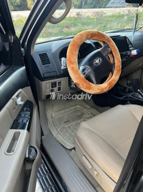Toyota Fortuner 2017 White Used for Sale - 5