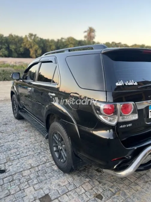 Toyota Fortuner 2017 White Used for Sale - 10