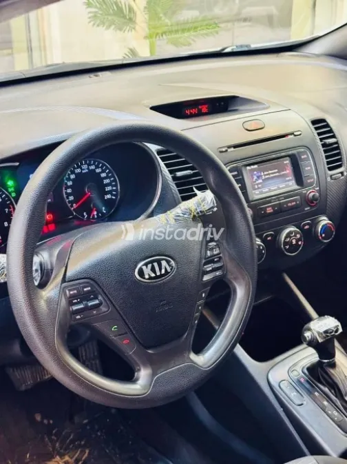 Kia Cerato 2016 White Used for Sale - 3