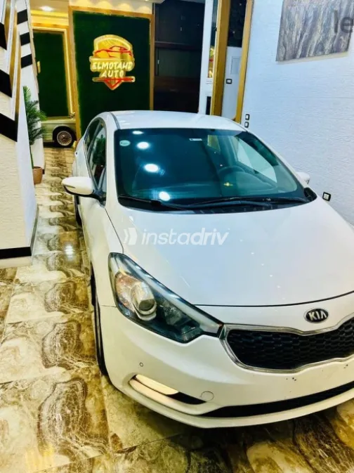 Kia Cerato 2016 White Used for Sale - 5