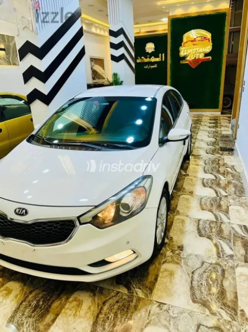 Kia Cerato 2016 White Used for Sale - 6