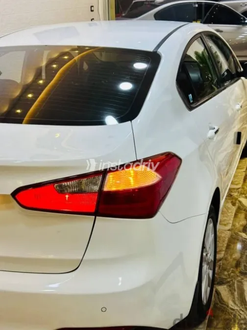 Kia Cerato 2016 White Used for Sale - 7