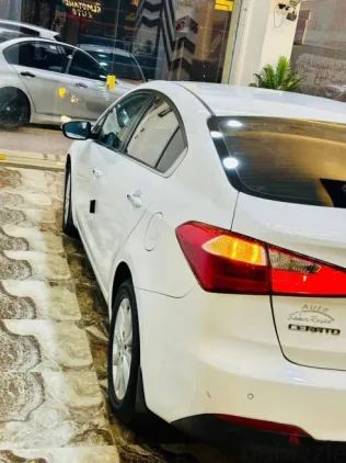 Kia Cerato 2016 White Used for Sale