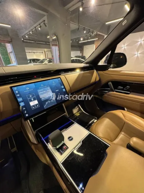 Land Rover Range Rover Vogue 2024 Gray Used for Sale - 4