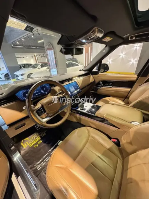 Land Rover Range Rover Vogue 2024 Gray Used for Sale - 8