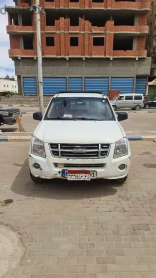 ايسوزو دى ماكس 2009 أبيض مستعملة للبيع