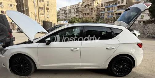 Seat Leon 2020 White Used for Sale - 3