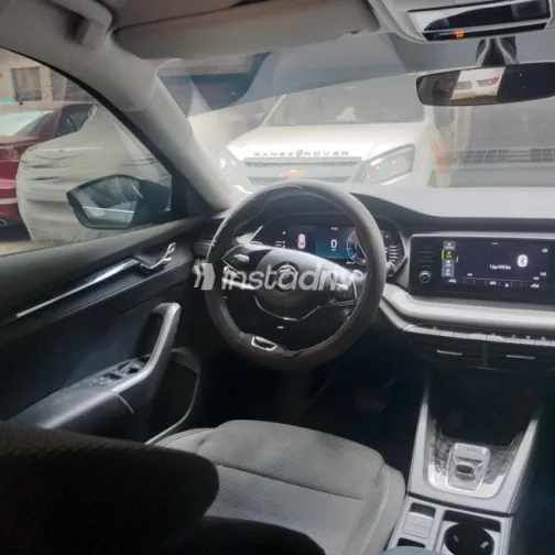 سكودا اوكتافيا A8 2021 أبيض مستعملة للبيع - 10