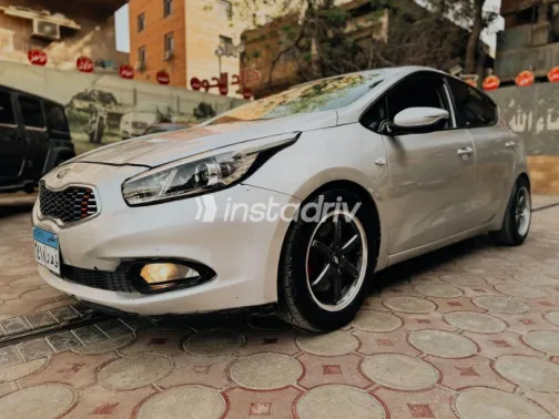 Kia Ceed 2016 Silver Used for Sale - 3