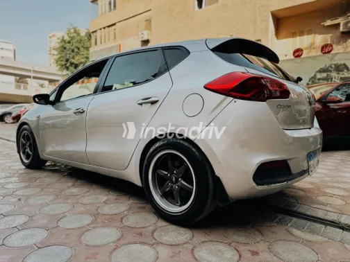 Kia Ceed 2016 Silver Used for Sale - 4