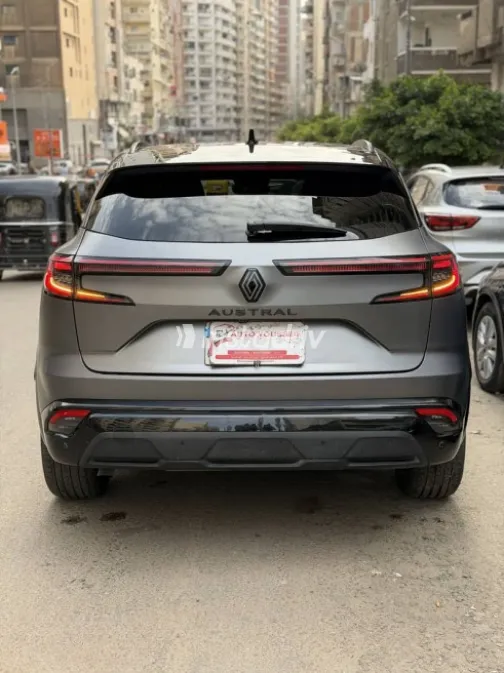 Renault Austral 2025 Gray Used for Sale - 5