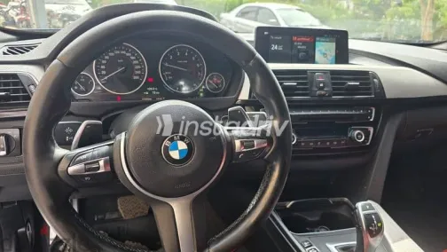بي ام دبليو 320 2019 أزرق غامق مستعملة للبيع - 8