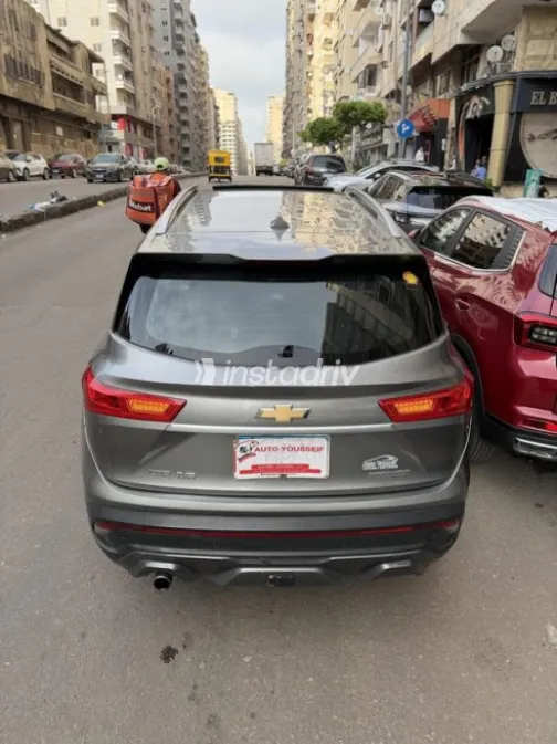 Chevrolet Captiva 2021 Silver Used for Sale - 2