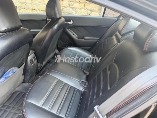 Kia Cerato 2017 White Used for Sale - 1