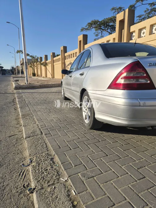 Mercedes C 180 2004 Silver Used for Sale - 4