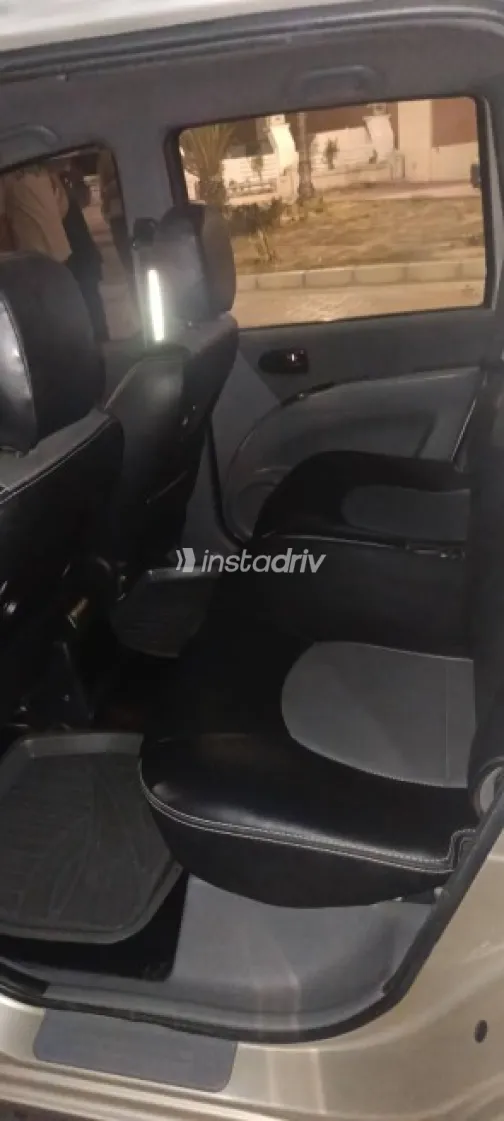 Hyundai Matrix 2008 White Used for Sale - 7