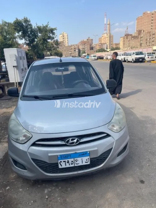 هيونداي I10 2015 فضي مستعملة للبيع - 1