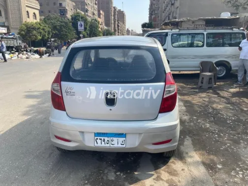 هيونداي I10 2015 فضي مستعملة للبيع - 2