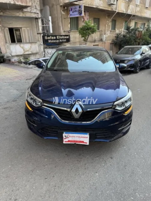 رينو ميجان 2023 أزرق غامق مستعملة للبيع - 2