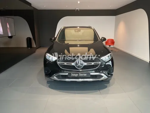 مرسيدس GLC 200 2025 أسود مستعملة للبيع - 2
