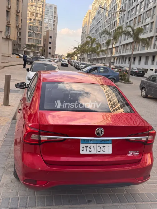 ام جى 5 2021 أحمر مستعملة للبيع - 3