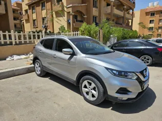 نيسان قشقاي 2021 فضي مستعملة للبيع