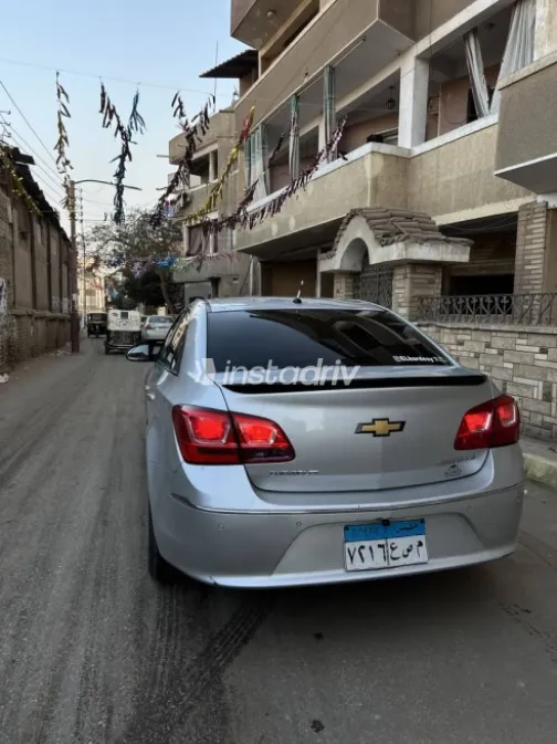 Chevrolet Cruze 2016 Silver Used for Sale - 2