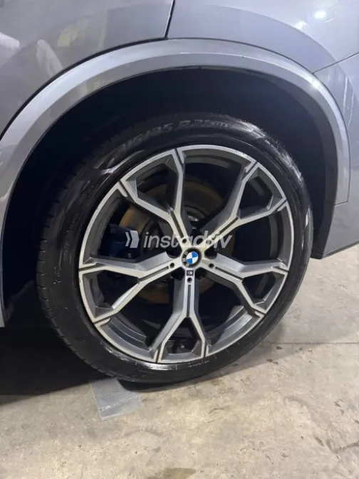 بي ام دبليو X5 M 2020 رمادي مستعملة للبيع - 4