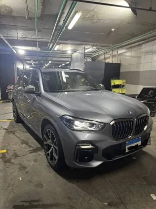 بي ام دبليو X5 M 2020 رمادي مستعملة للبيع