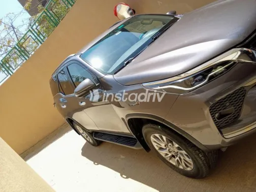 Toyota Fortuner 2023 White Used for Sale - 3
