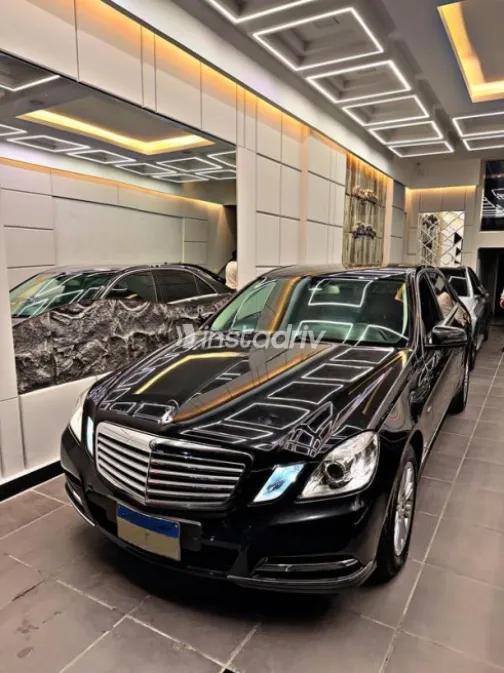 Mercedes E 200 2011 Dark Blue Used for Sale - 7