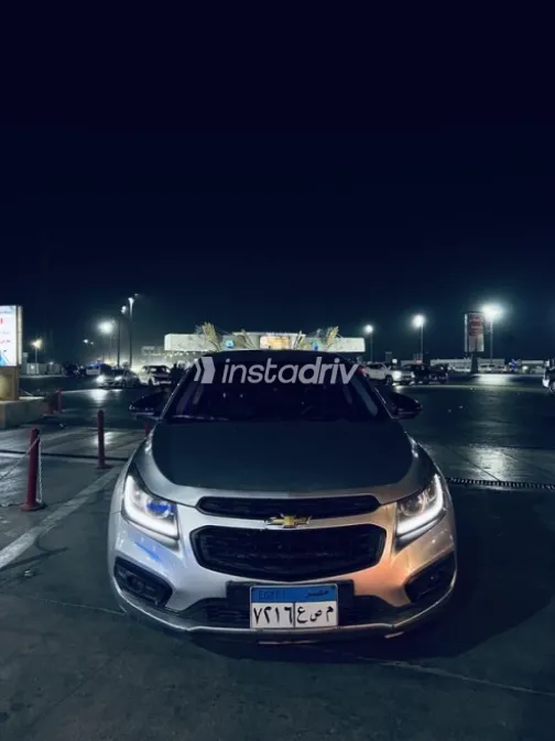 Chevrolet Cruze 2016 Silver Used for Sale - 2