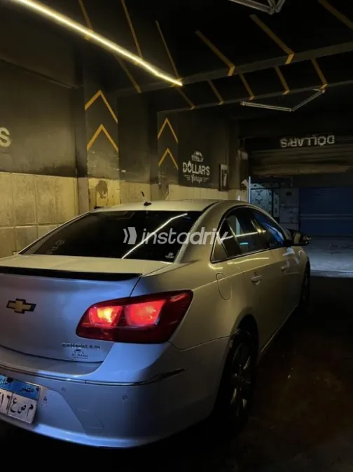 Chevrolet Cruze 2016 Silver Used for Sale - 3